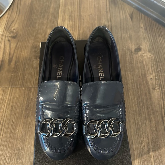 Chanel Loafers in Excellent condition - Picture 2 of 3